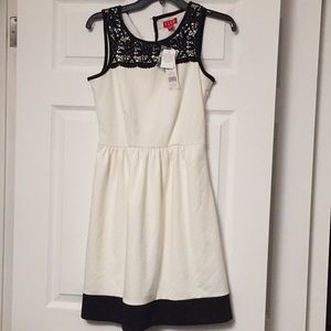 Brand new never worn Elle white/ blk lace dress